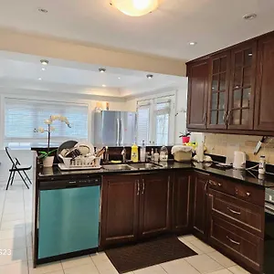  Alloggio in famiglia Beautiful At Yonge And Sheppard And North York Centre