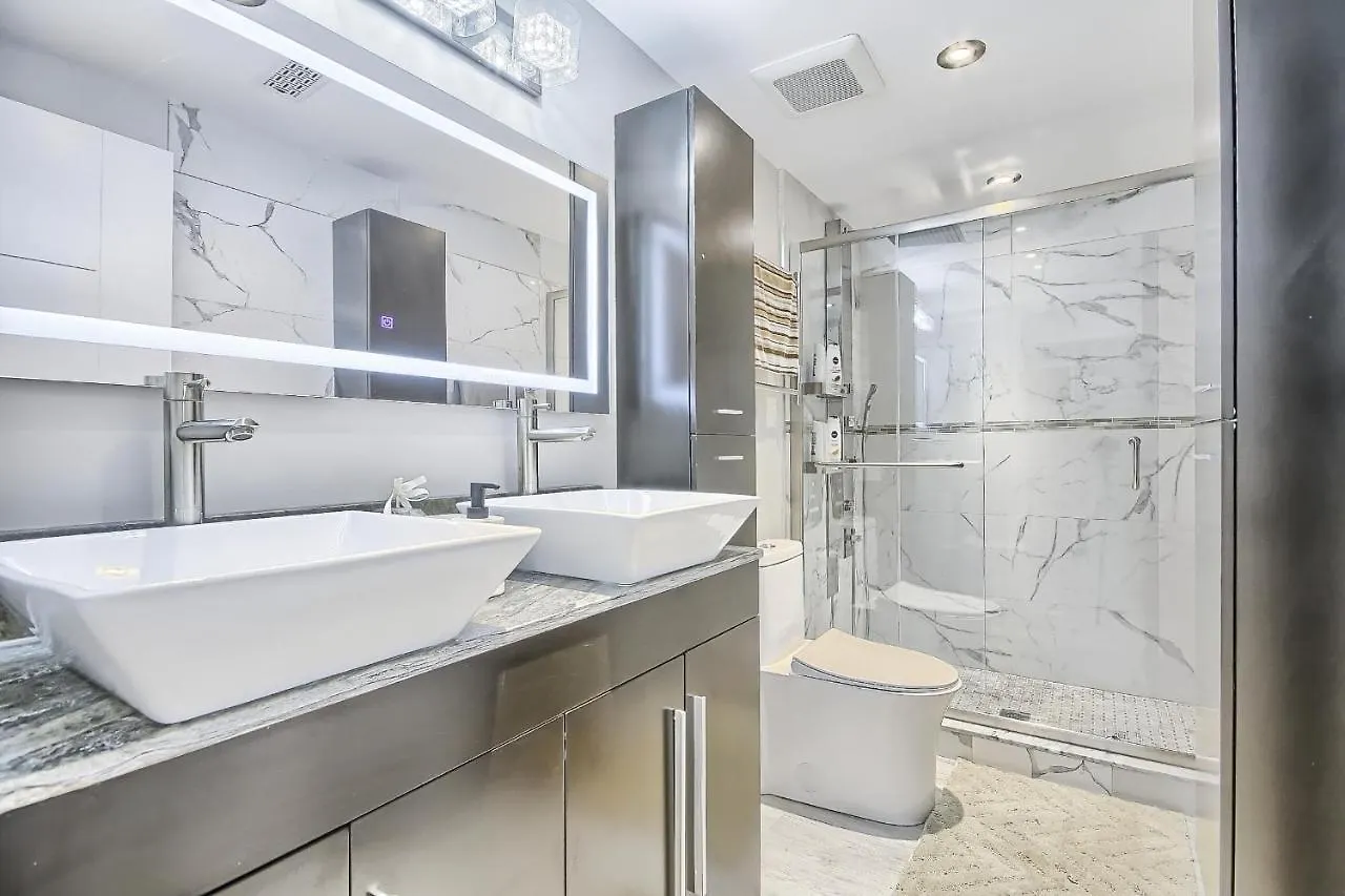 Charming And Luxurious 2Br+1Bath Guest Suite Toronto