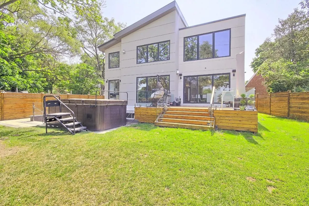 Charming And Luxurious 2Br+1Bath Guest Suite Toronto