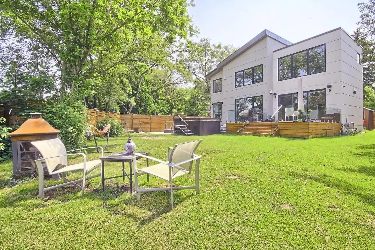 Charming And Luxurious 2Br+1Bath Guest Suite Toronto Apartment